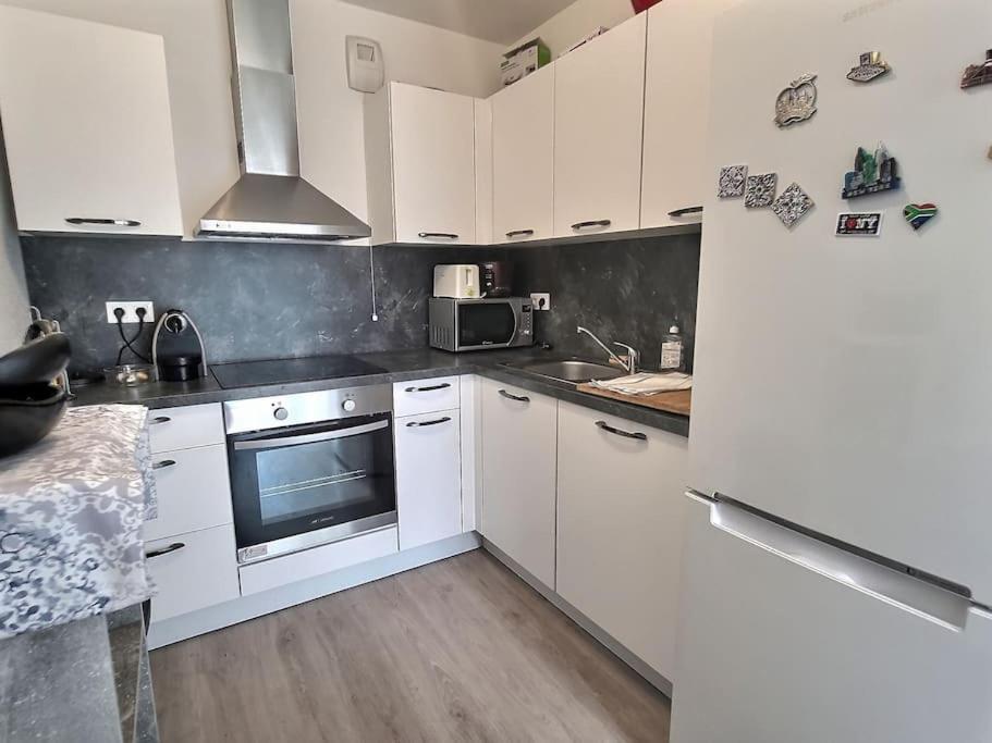 Superbe Appartement Avec 2 Balcons - Vue Sur La Cathedrale Environ 15 Min En Tram Страсбург Екстериор снимка