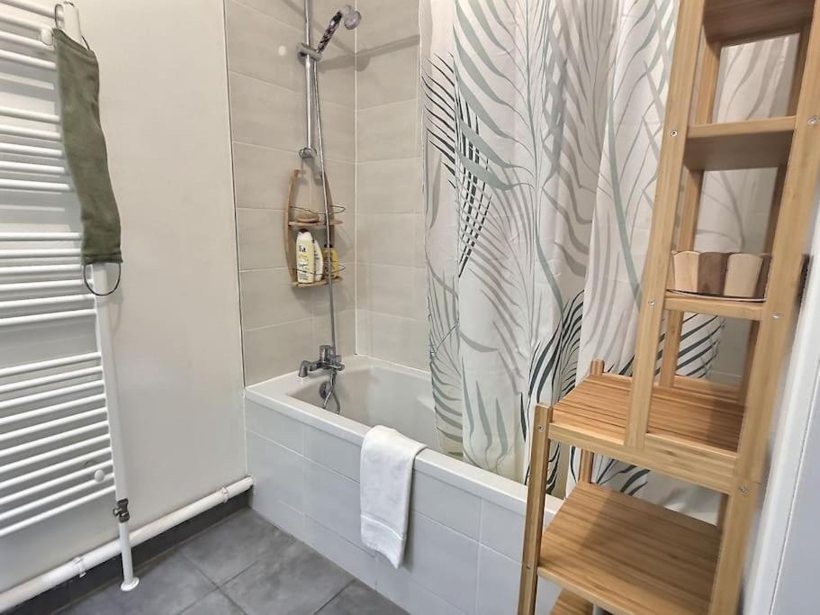 Superbe Appartement Avec 2 Balcons - Vue Sur La Cathedrale Environ 15 Min En Tram Страсбург Екстериор снимка
